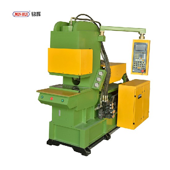 C-Type injection moulding machine